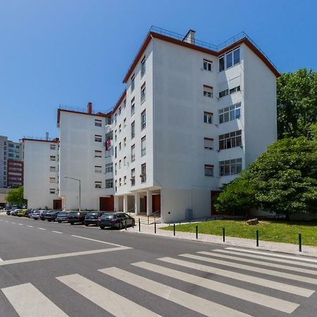 Lisbon Airport Hostel Екстериор снимка