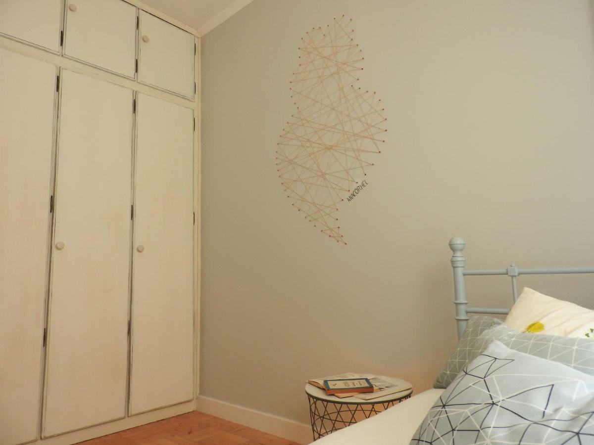 Lisbon Airport Hostel Екстериор снимка