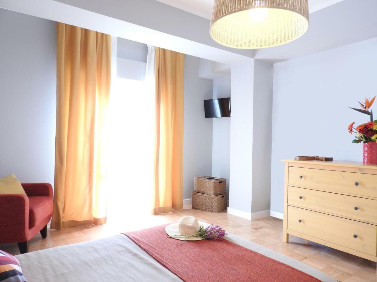 Lisbon Airport Hostel Екстериор снимка