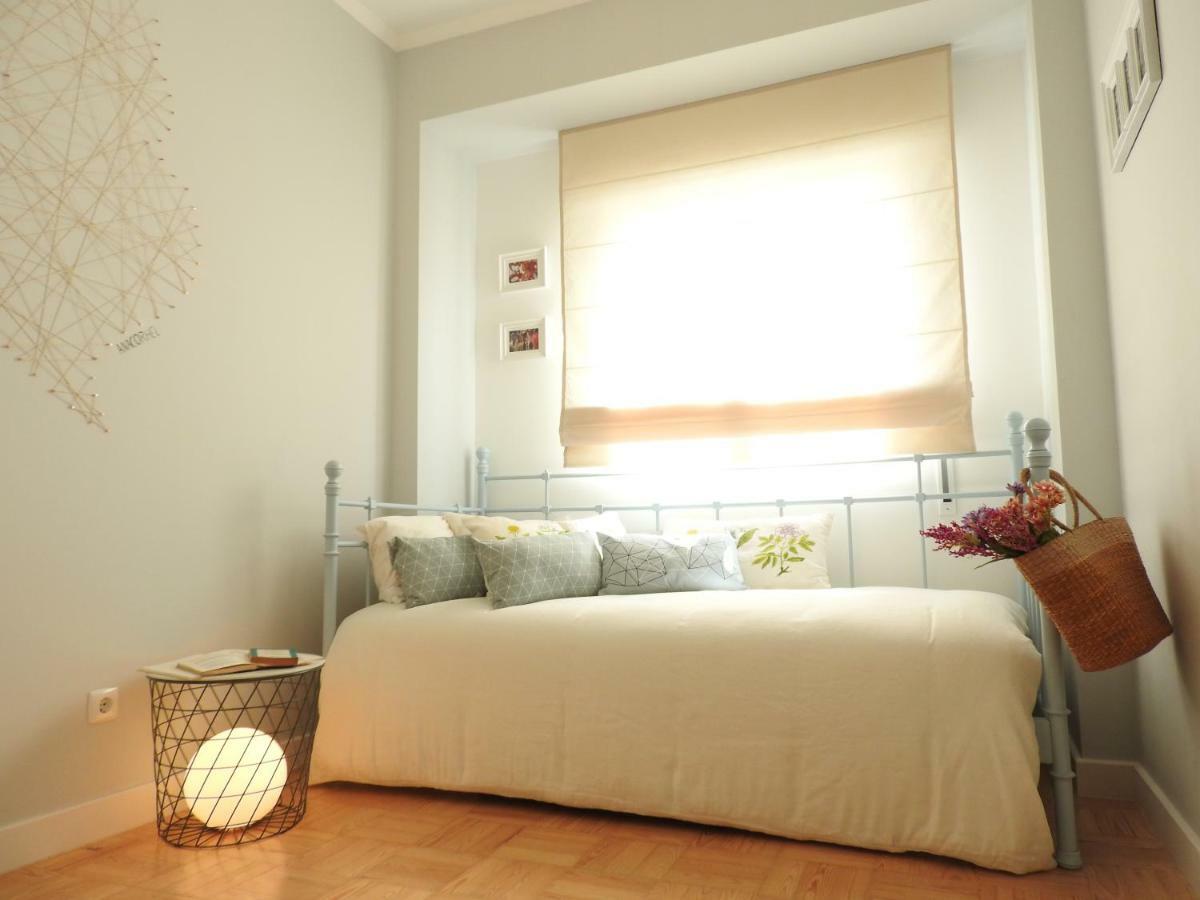 Lisbon Airport Hostel Екстериор снимка