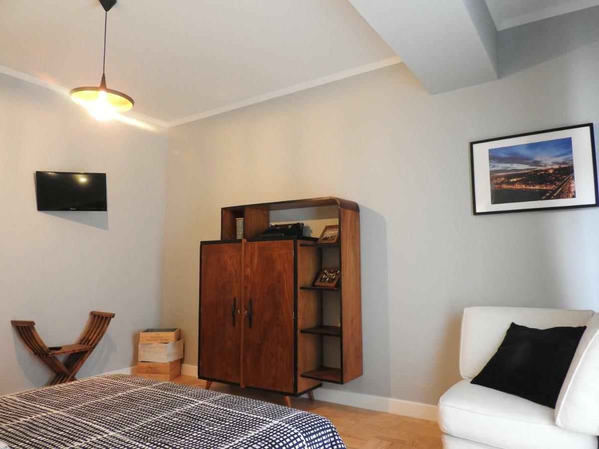 Lisbon Airport Hostel Екстериор снимка