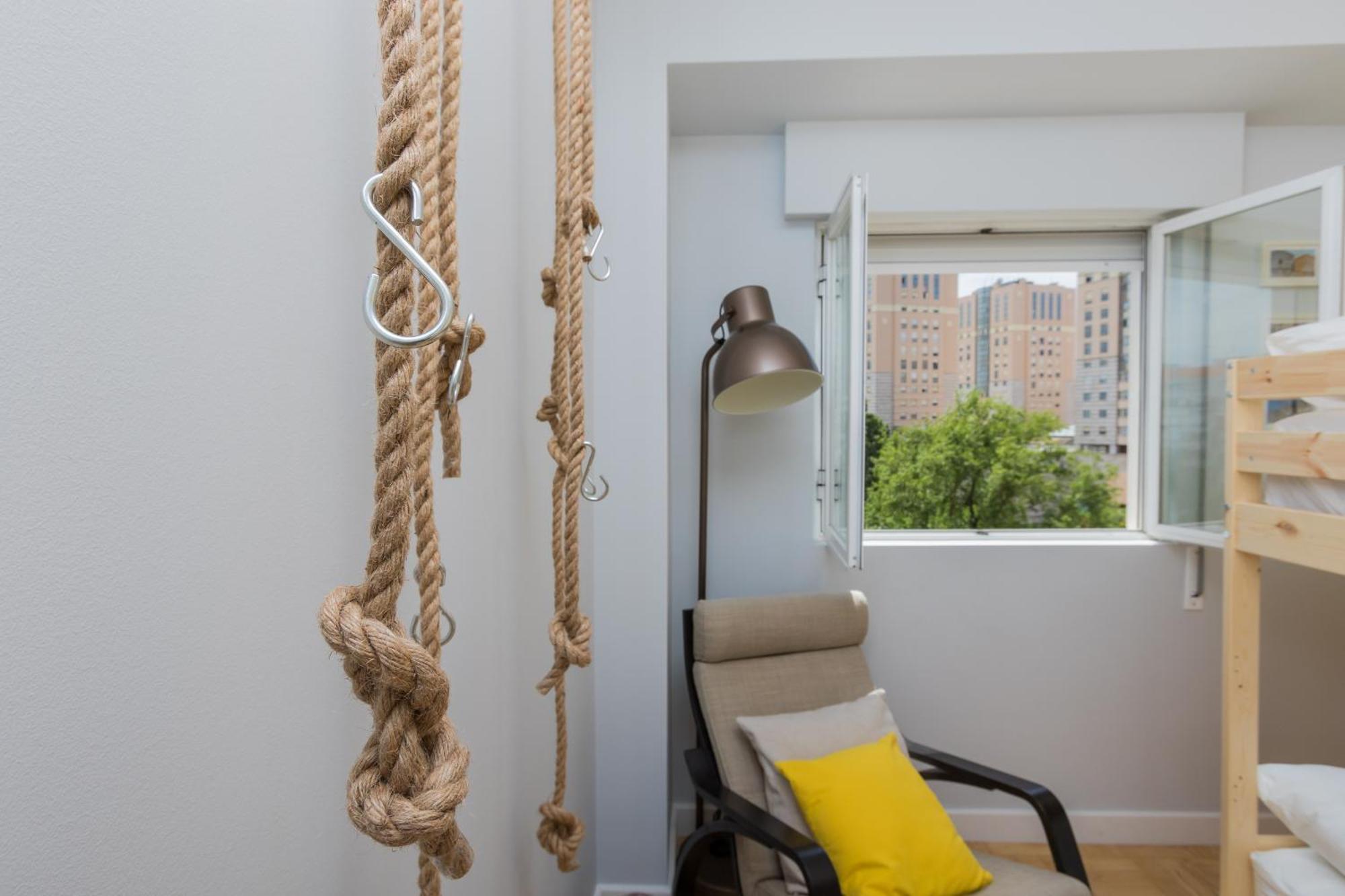 Lisbon Airport Hostel Екстериор снимка